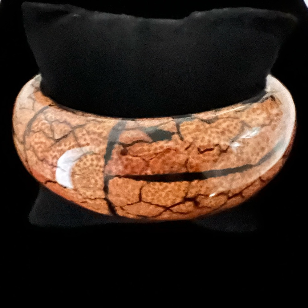 Wooden bangle, new, pristine condition